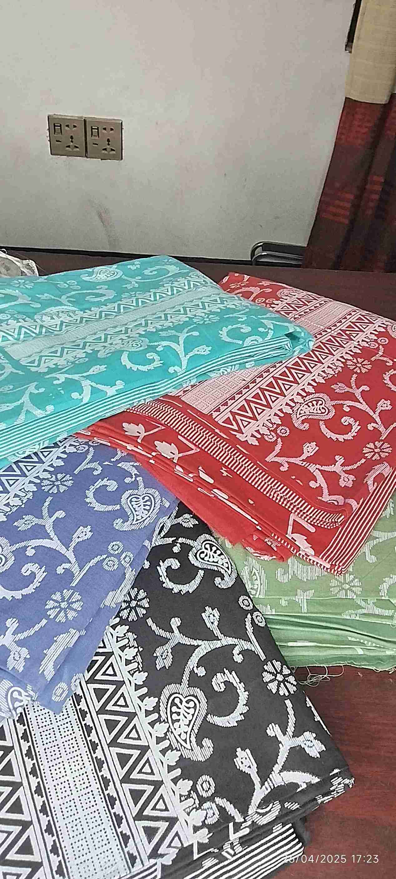 ট্র্যাডিশনাল প্রিন্টেড থ্রি-পিস (প্যাস্টেল টিল রঙে)