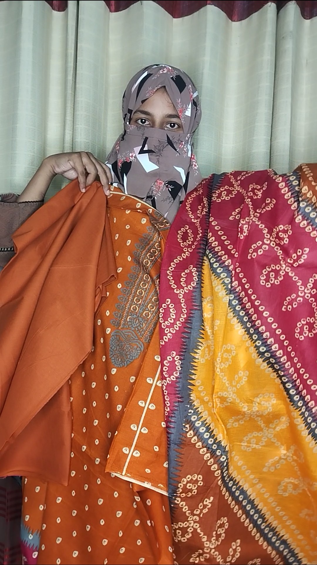 হ্যান্ড ব্লক প্রিন্টেড সালোয়ার কামিজ সেট